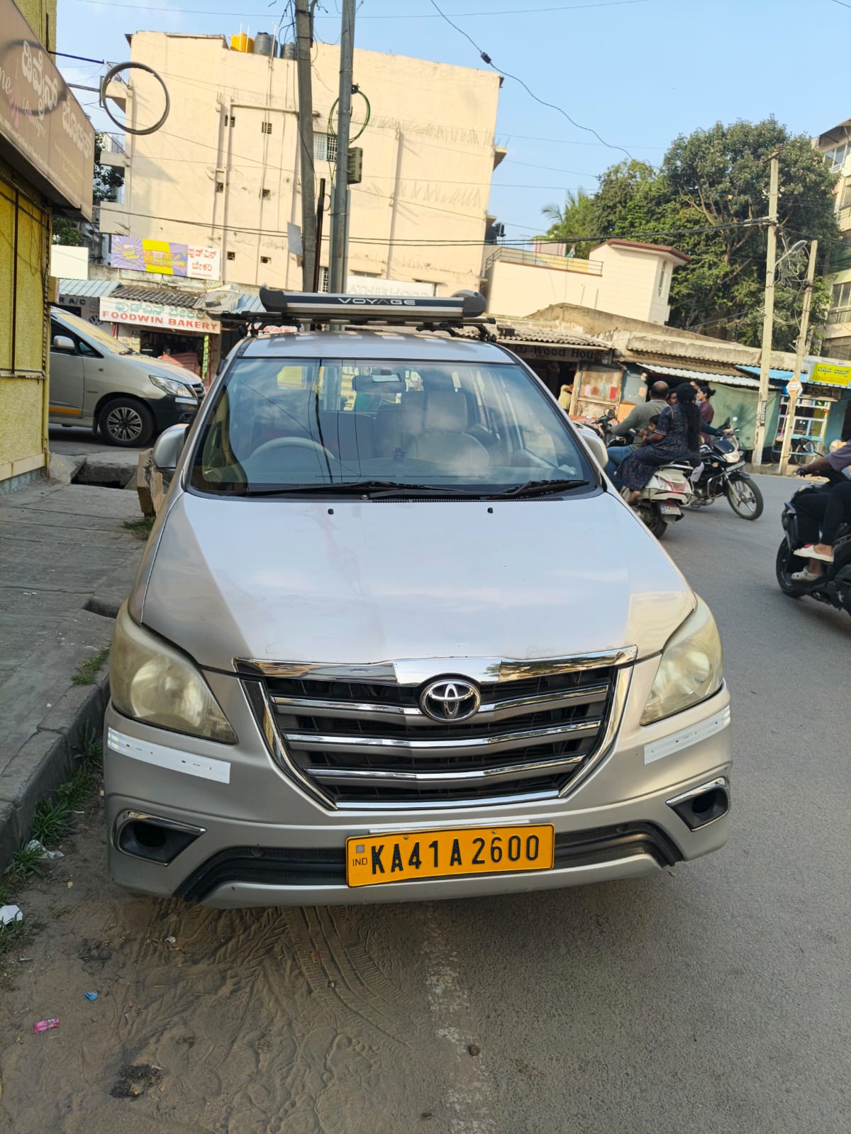 Innova available for rent in Bangalore with Savi Tours